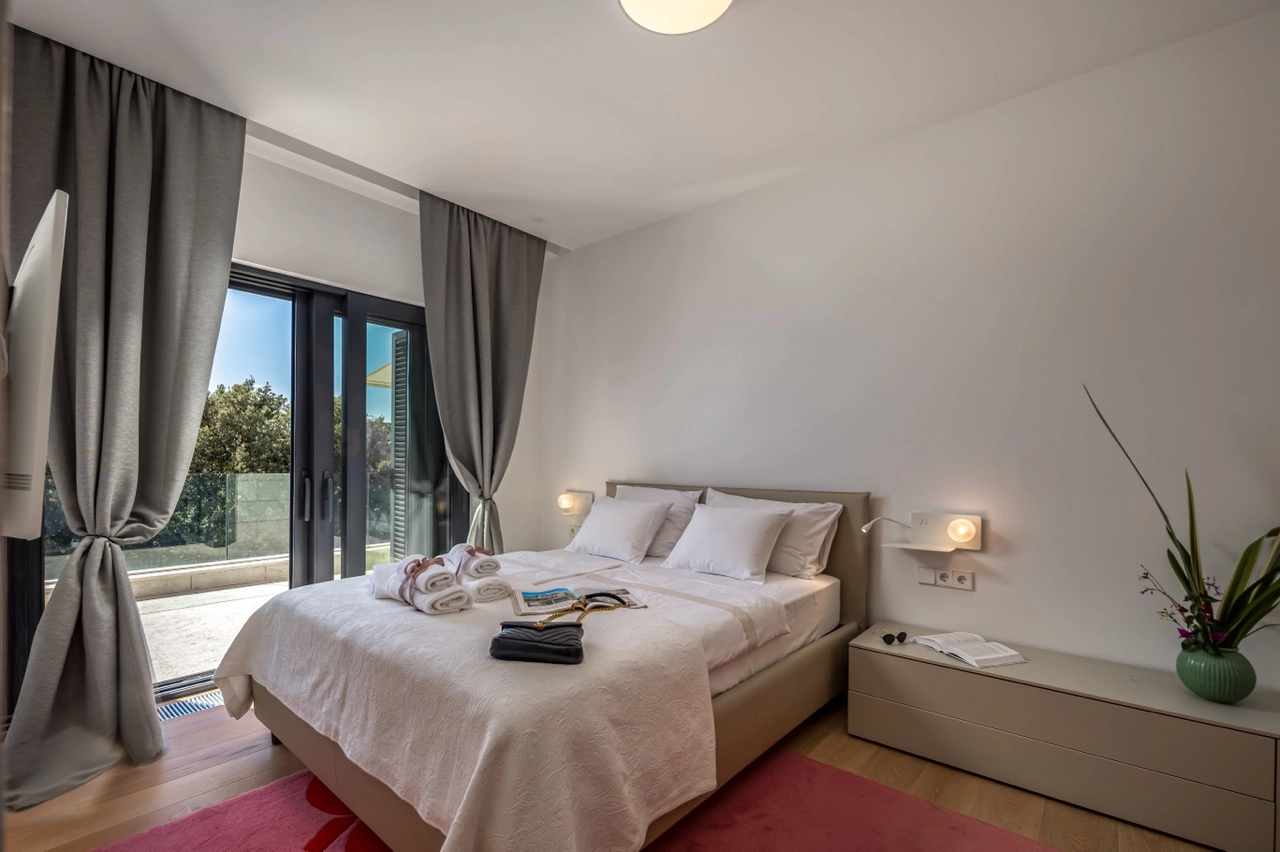Zadar, Kožino, LUKSUZNA VILA S BAZENOM, 460m2 DRUGI RED DO MORA