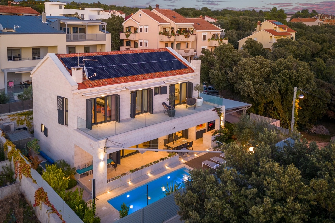 Zadar, Kožino, LUKSUZNA VILA S BAZENOM, 460m2 DRUGI RED DO MORA