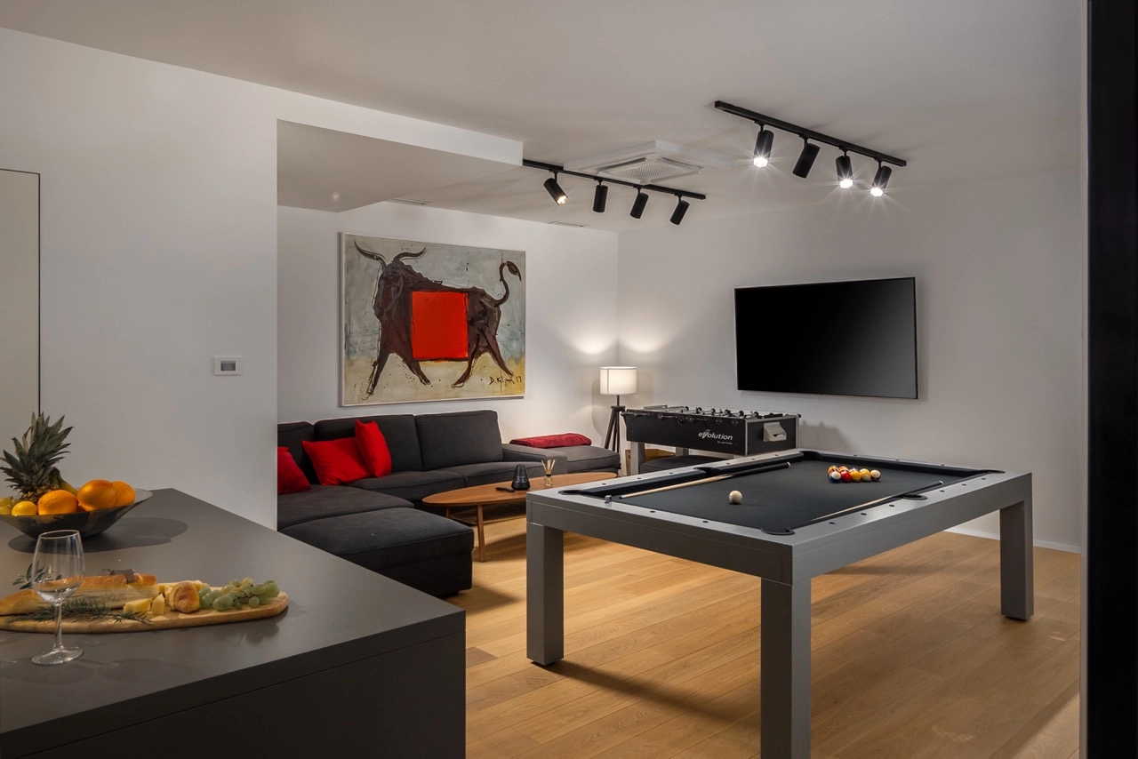 Zadar, Kožino, LUKSUZNA VILA S BAZENOM, 460m2 DRUGI RED DO MORA