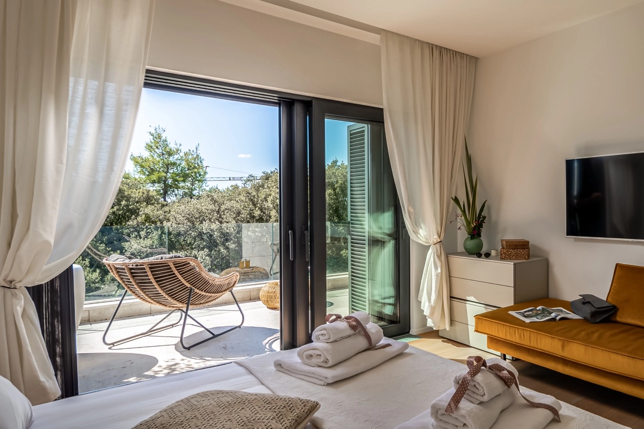 Zadar, Kožino, LUKSUZNA VILA S BAZENOM, 460m2 DRUGI RED DO MORA