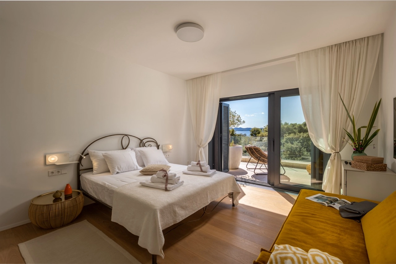 Zadar, Kožino, LUKSUZNA VILA S BAZENOM, 460m2 DRUGI RED DO MORA