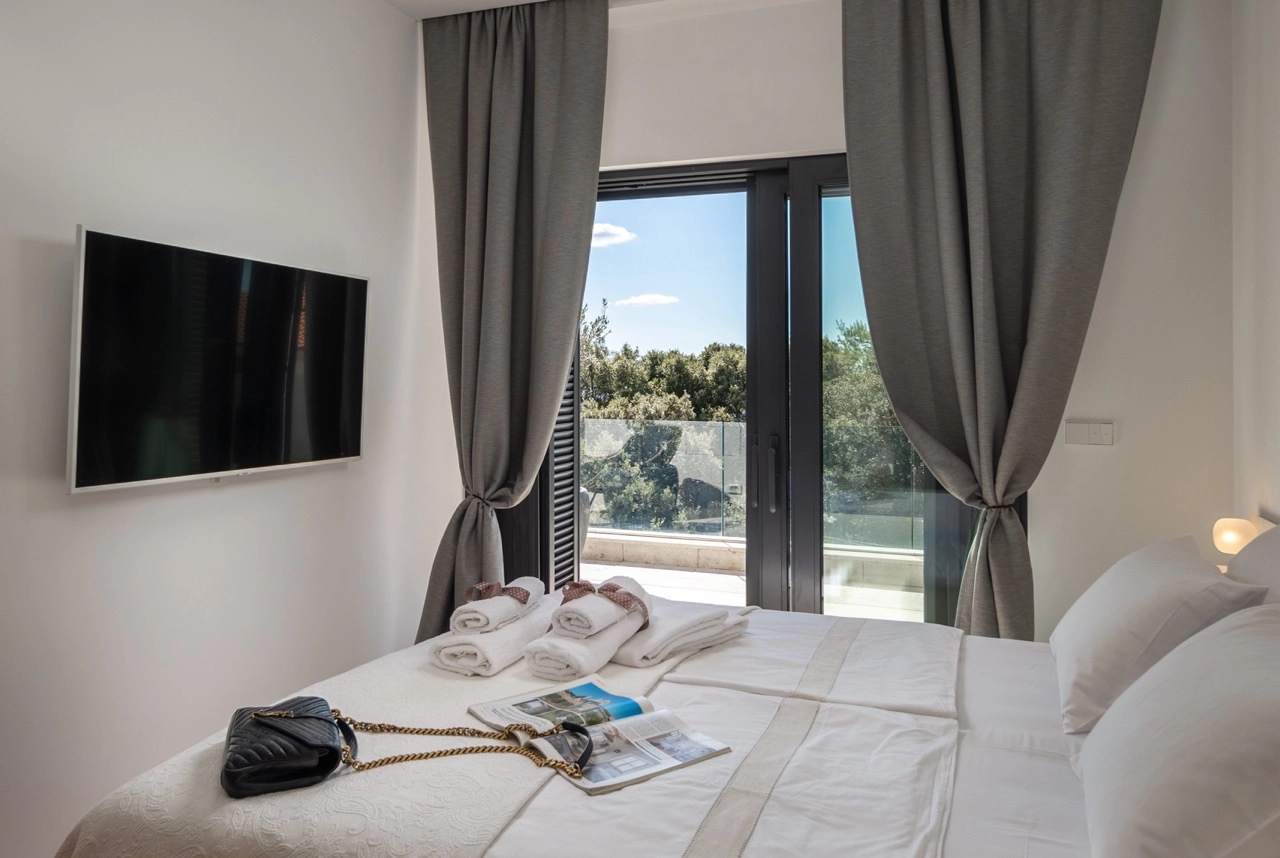 Zadar, Kožino, LUKSUZNA VILA S BAZENOM, 460m2 DRUGI RED DO MORA