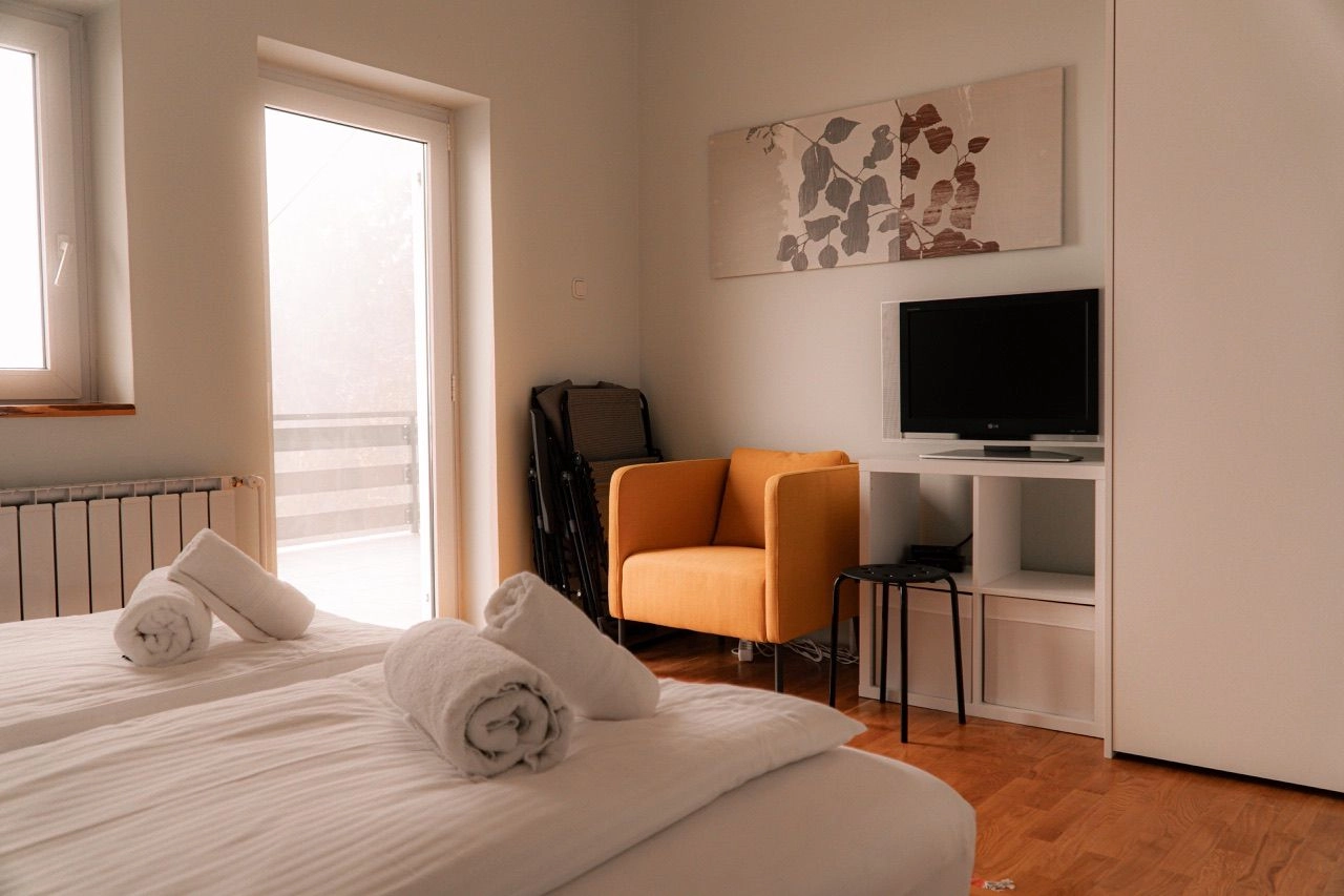 Jastrebarsko, vikendica, 240m2  5400m2 parcela, idealna za investiciju