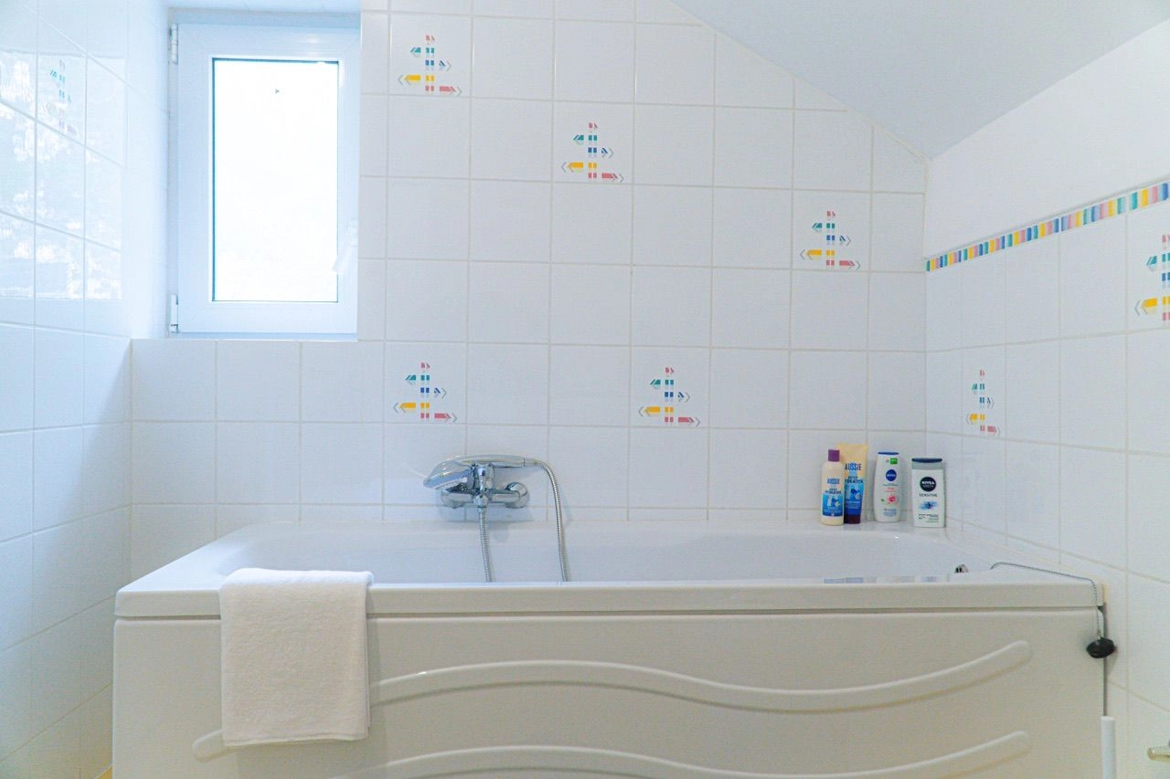 Jastrebarsko, vikendica, 240m2  5400m2 parcela, idealna za investiciju