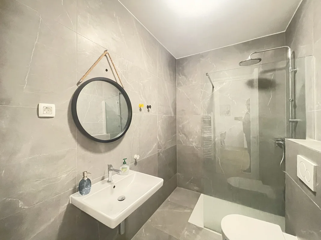 BEZ PROVIZIJE Zagreb, luksuzni stan, trnje, Saras centar,48m2 +parking