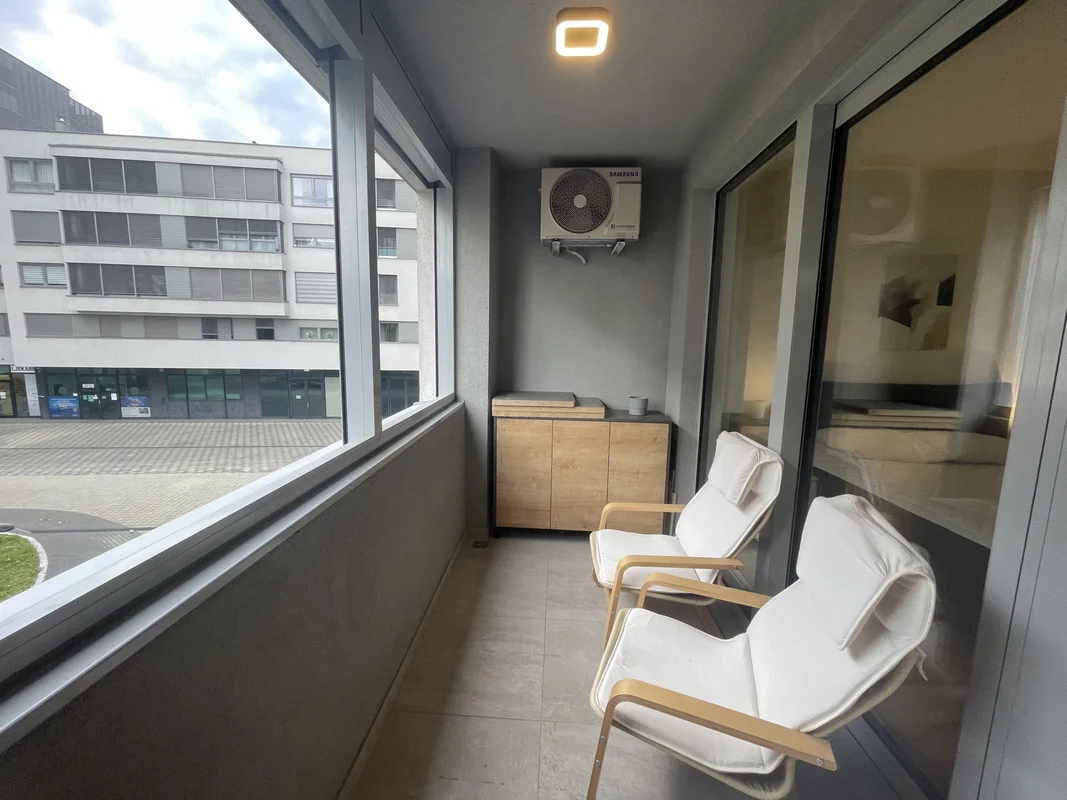 BEZ PROVIZIJE Zagreb, luksuzni stan, trnje, Saras centar,48m2 +parking