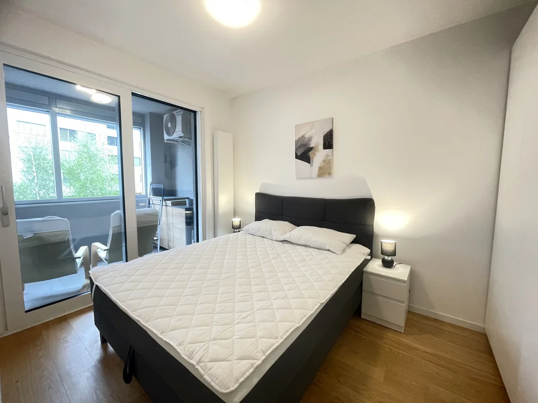 BEZ PROVIZIJE Zagreb, luksuzni stan, trnje, Saras centar,48m2 +parking