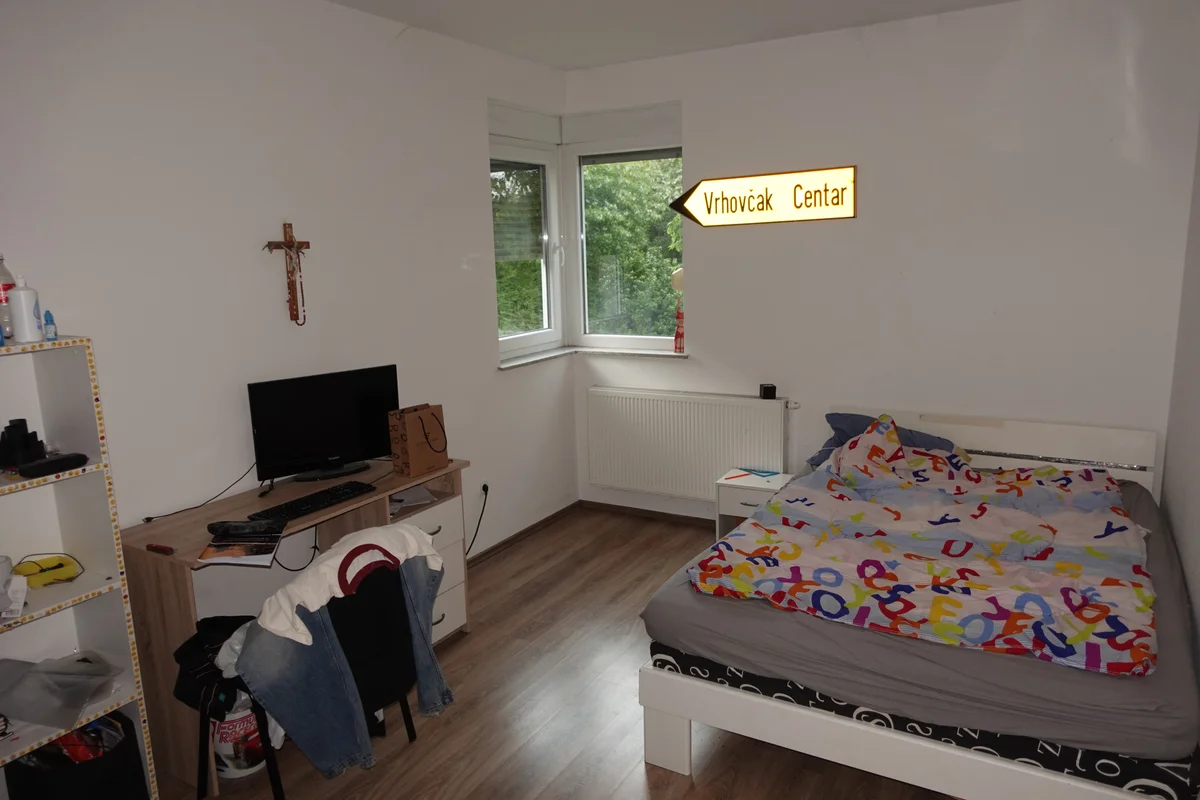 Samobor, vila, 353m2 na zemljištu od 472m2, sa 5 spavaćih soba! 