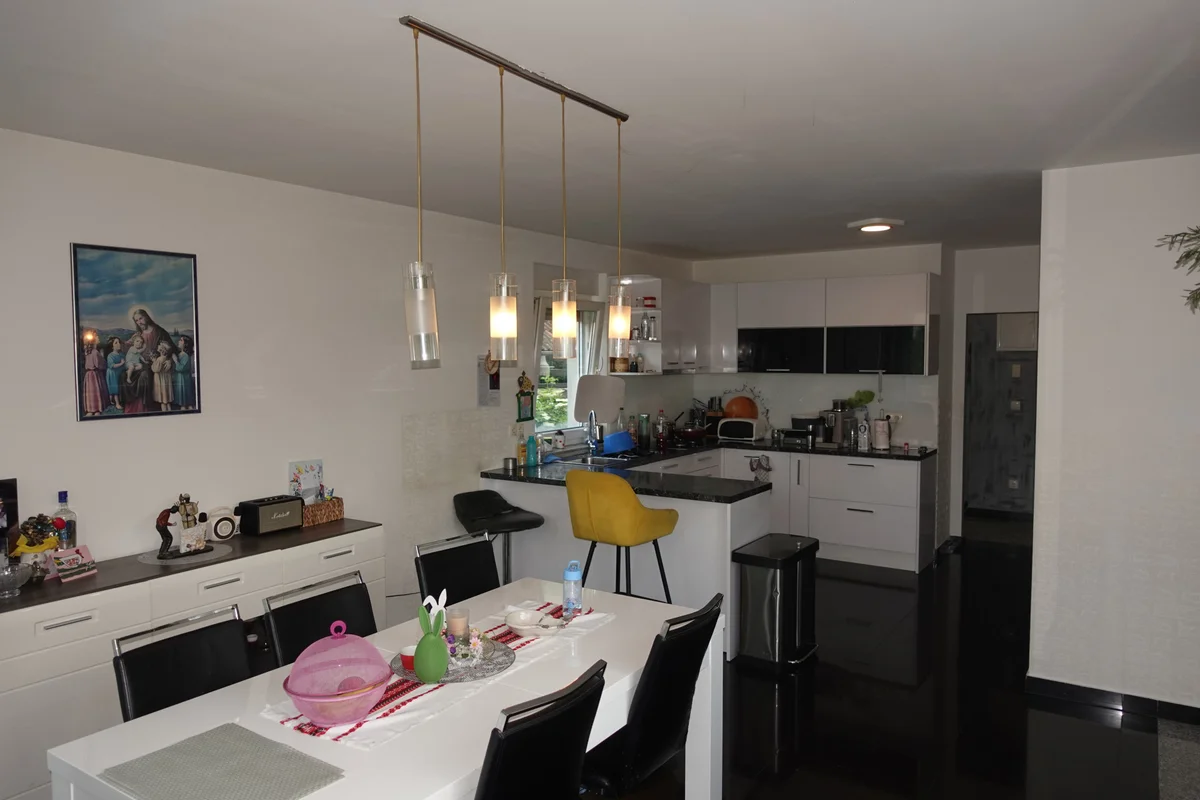 Samobor, vila, 353m2 na zemljištu od 472m2, sa 5 spavaćih soba! 
