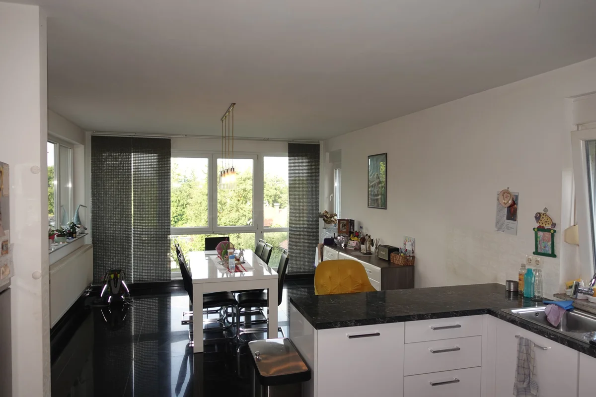 Samobor, vila, 353m2 na zemljištu od 472m2, sa 5 spavaćih soba! 