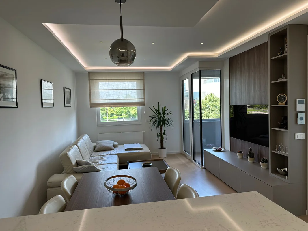 Luksuzni stan, Zagreb, najam, 50m2+ loggia+ garaza! Pogled na fontane!