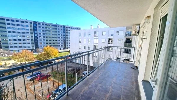 Lanište – miran trosoban stan 69 m², lođa, lift