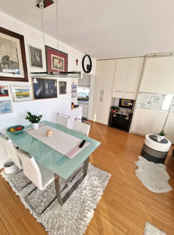 Namješten 1-sobni stan 38 m², lift, lođa – Sesvetski Kraljevec