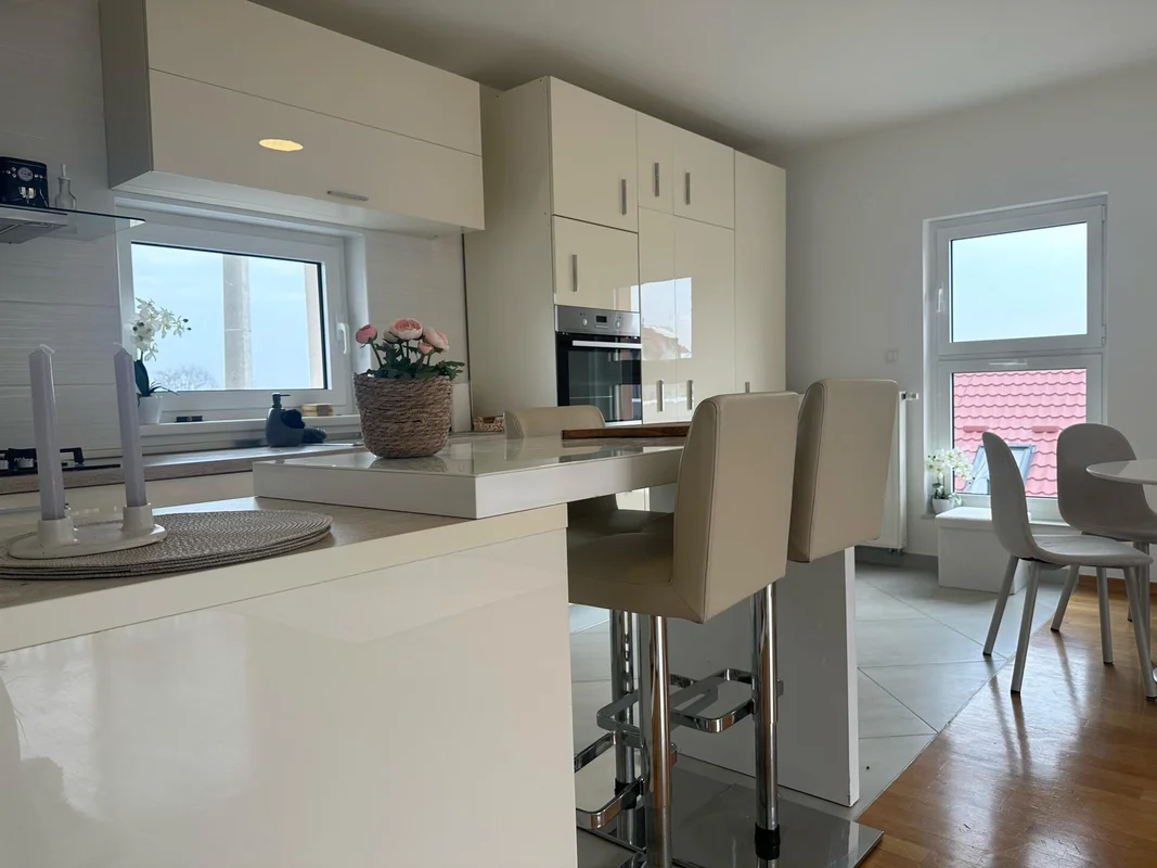 Najam, Zagreb, Maksimir stan sa 100m2, 3 spavaće sobe te dva parkinga!