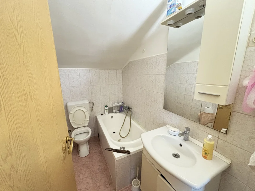 PRODAJE SE UREĐEN STAN U KUĆI – 69 m², CENTAR ZAPREŠIĆA