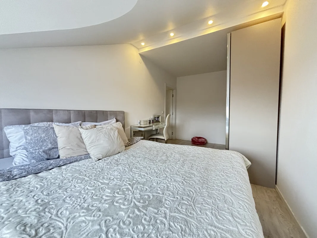 Dubrava – moderan 3-sobni stan s terasom i parkingom