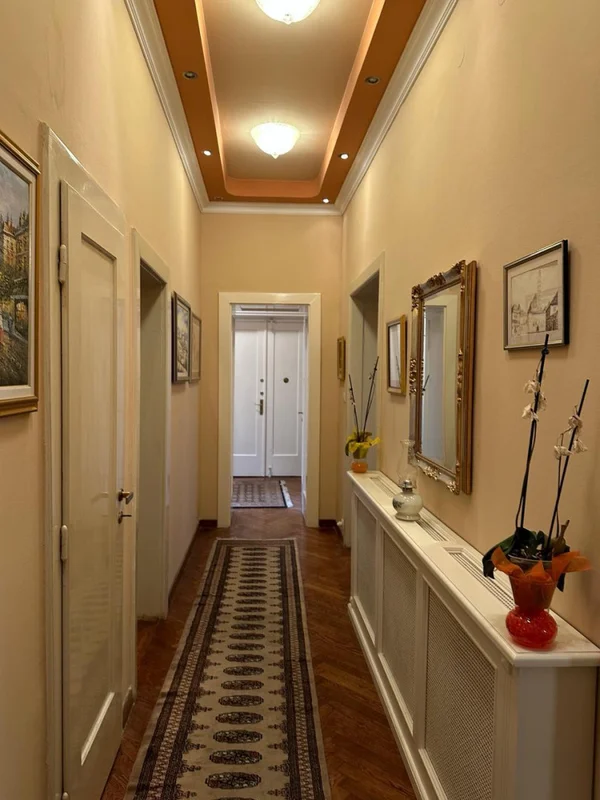 Stan, Zagreb, centar, 200m2 + 30m2 spremište!! Prvi kat! Luksuzan!