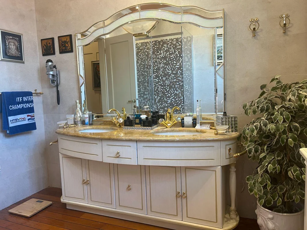 Stan, Zagreb, centar, 200m2 + 30m2 spremište!! Prvi kat! Luksuzan!