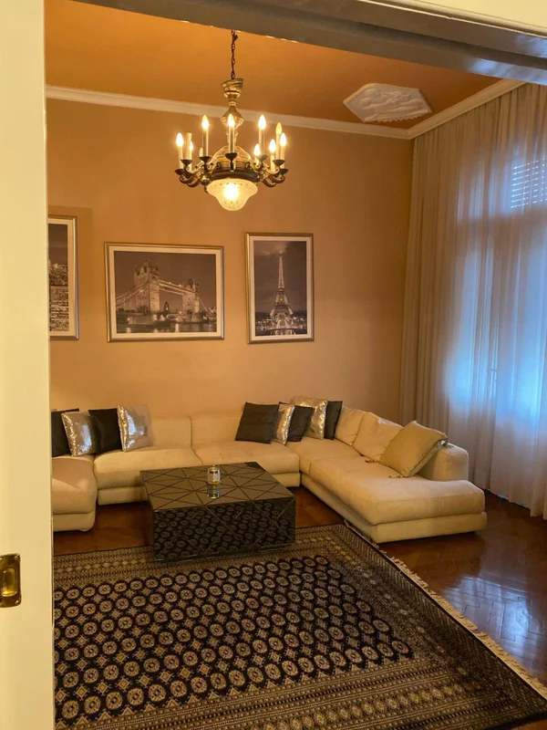 Stan, Zagreb, centar, 200m2 + 30m2 spremište!! Prvi kat! Luksuzan!