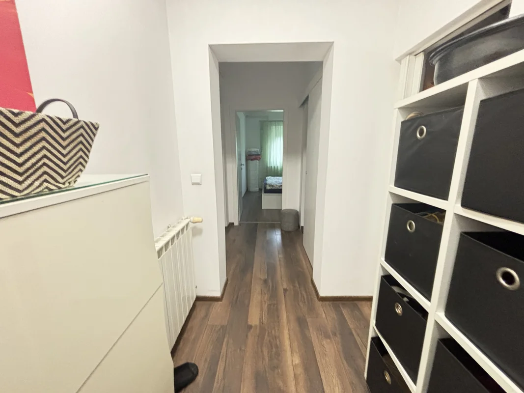 Prostran stan 89,6 m² u Donjoj Dubravi, parking, uređen i adaptiran