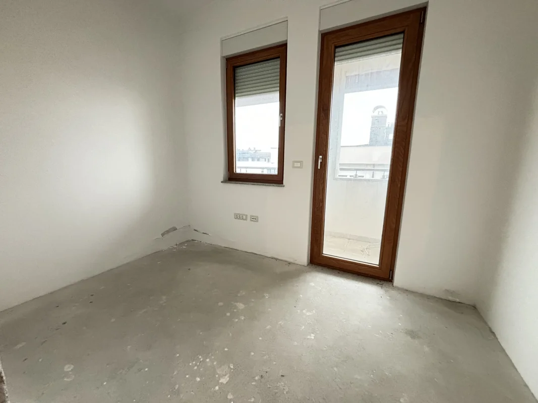 Iznajmljuje se luksuzni penthouse s terasom i panoramom – Bijenik