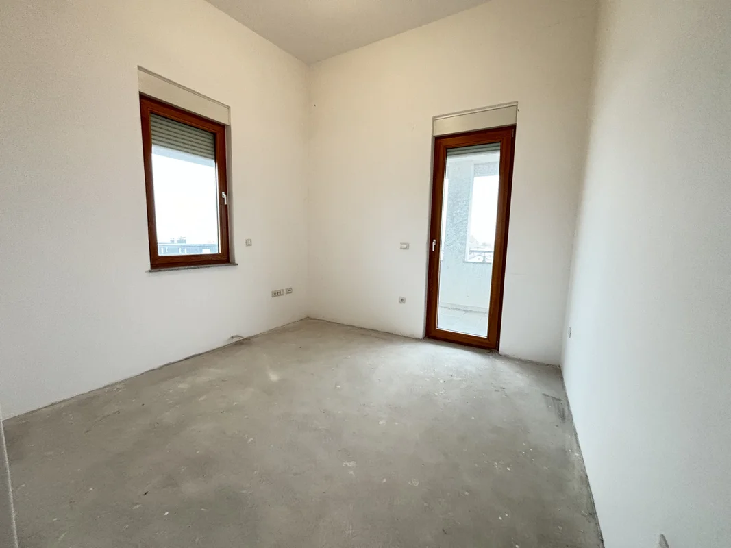 Iznajmljuje se luksuzni penthouse s terasom i panoramom – Bijenik