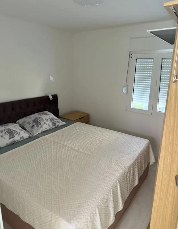 Kuća sa dva apartmana, Karlobag, 3 red do mora!! NOVOADAPTIRANO!