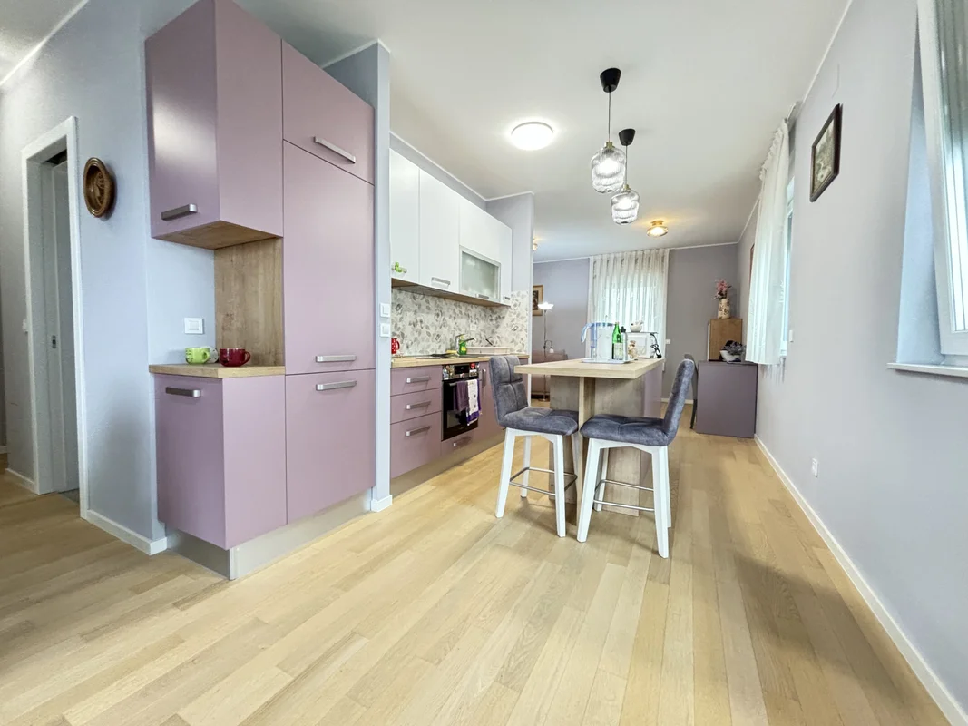 Vrapče, 4-soban stan 80 m², Garaža, Kompletno namješten!