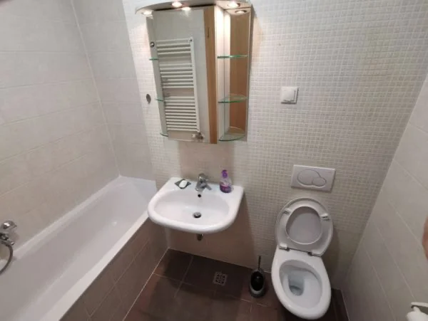 Prostran 4-soban stan s loggiom i garažom – Vrapče, Bolnička cesta