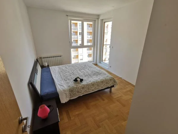 Prostran 4-soban stan s loggiom i garažom – Vrapče, Bolnička cesta