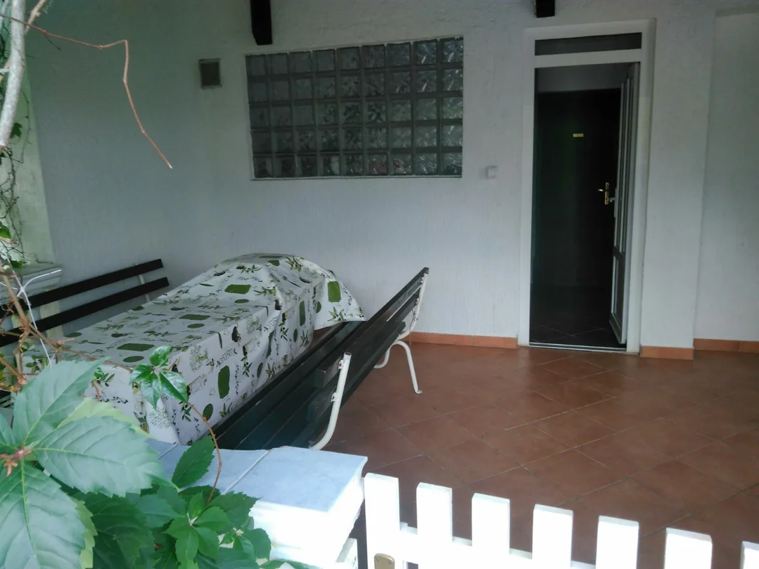 Apartman u Pakoštanama s velikom terasom – blizu mora