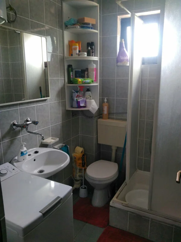 Apartman u Pakoštanama s velikom terasom – blizu mora