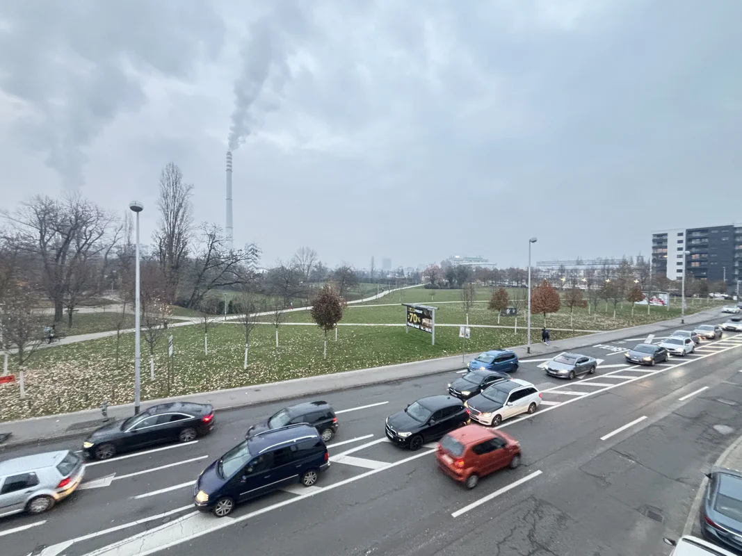 Moderan 3-sobni stan 69 m² s 2 parkirna mjesta i pogledom na park
