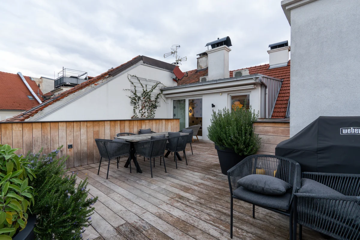 Ekskluzivni penthouse od 270 m² s terasom i pogledom na HNK