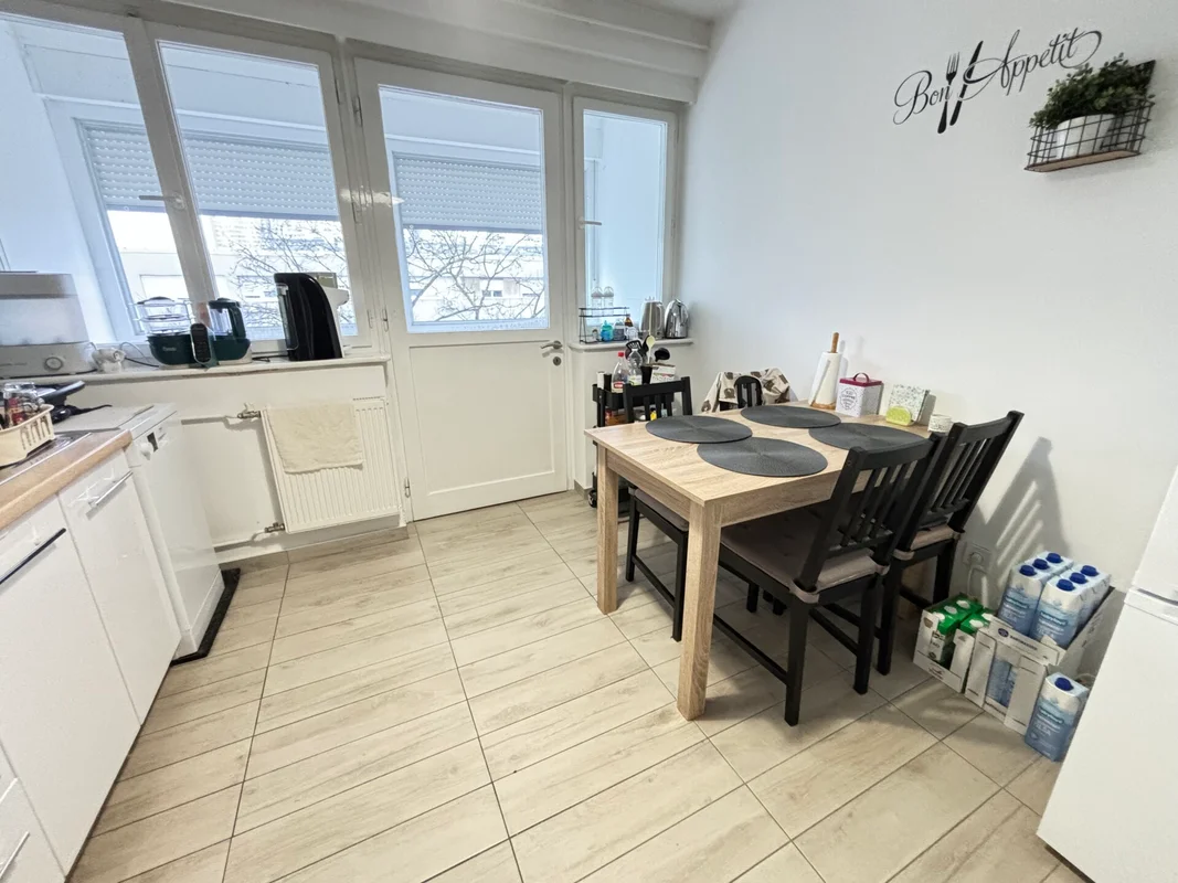 Srednjaci – komforan i obnovljen 2-soban stan 60 m² s loggiom