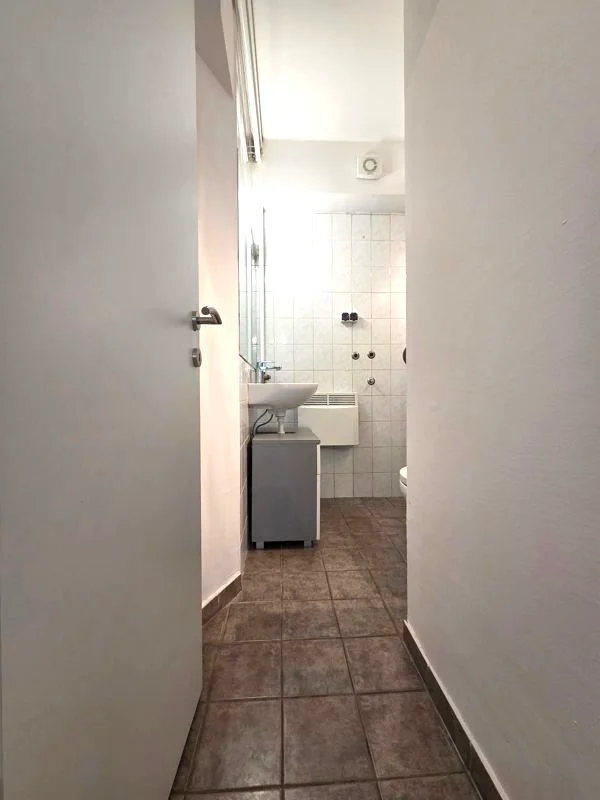 Zagrebačka cesta – 32,9 m² renoviran stan!