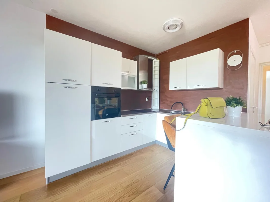 Moderno uređen 85 m² stan u Španskom – odlična lokacija!