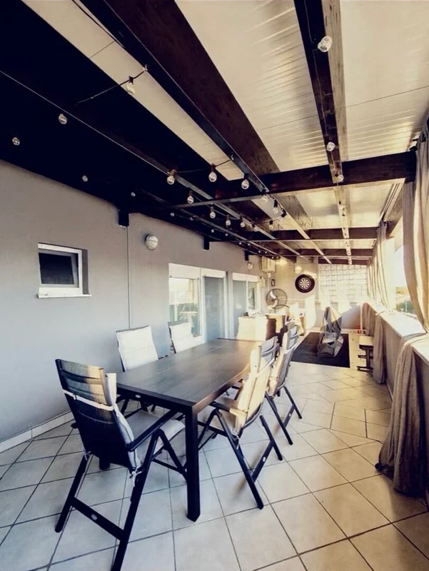 Ekskluzivan stan 105 m² s terasom i parkingom, zadnji kat, Podsused