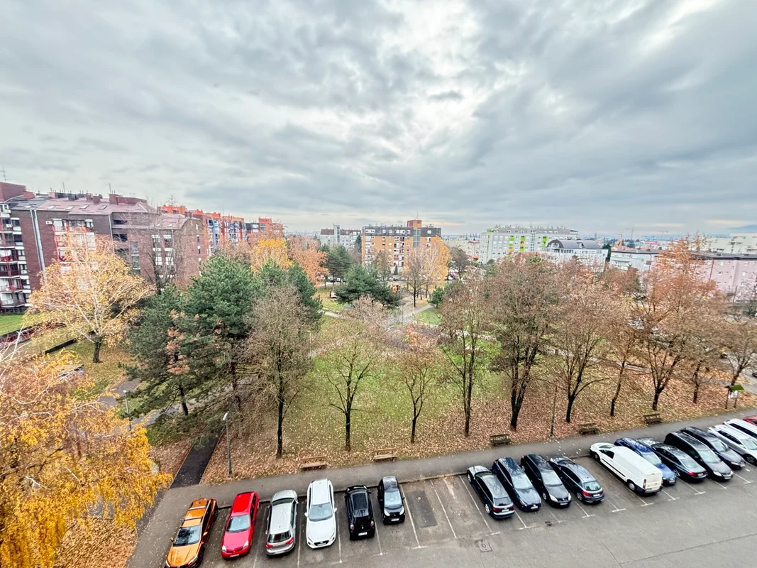 Stan 43 m² s loggiom, energetski obnovljena zgrada, Stenjevec